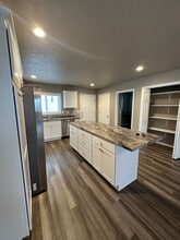 2821 Jeffrey Dr NW in Minot, ND - Building Photo - Building Photo