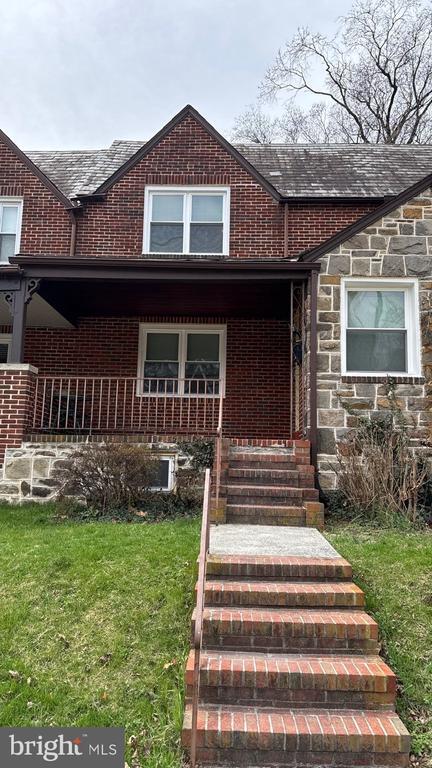 property at 8 Nunnery Ln