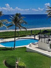 2565 S Ocean Blvd in Highland Beach, FL - Building Photo - Building Photo