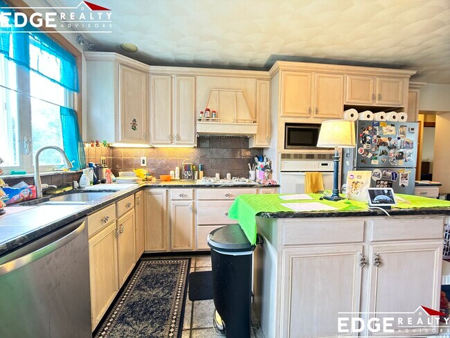 33 Claymoss Rd, Unit 2