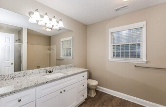 2444 Quentin Dr in Jonesboro, GA - Building Photo - Building Photo