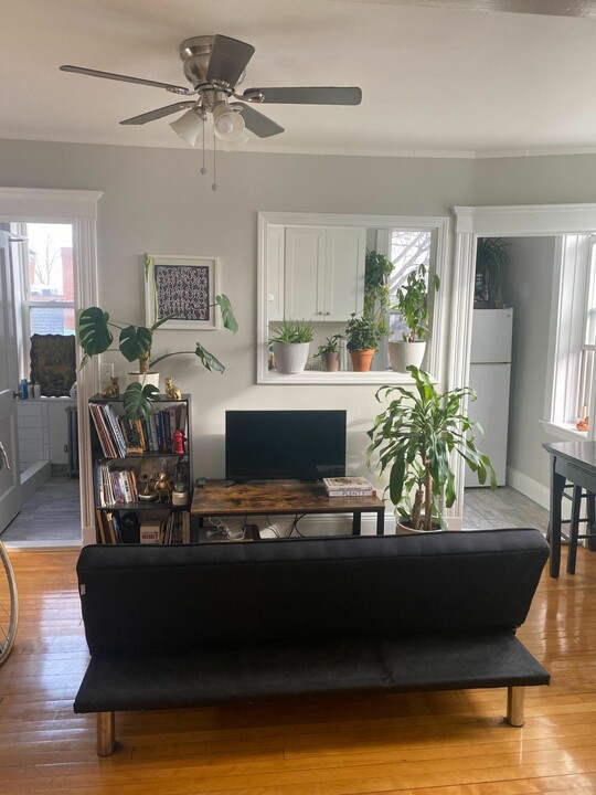 12 Farrington Ave, Unit 5 in Boston, MA - Building Photo