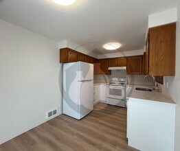 3702 47th Ave NE in Salem, OR - Building Photo - Building Photo