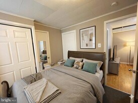 420 W Ruscomb St in Philadelphia, PA - Building Photo