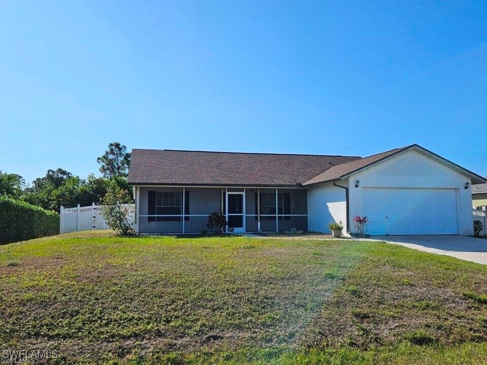 5543 Berryman St in Lehigh Acres, FL - Building Photo