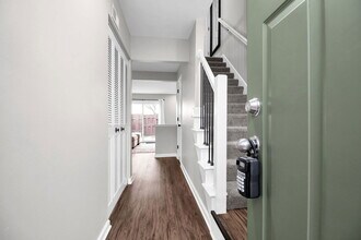 1226 Woodbrook Cir W in Columbus, OH - Building Photo - Building Photo