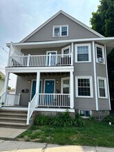 17 Radcliffe Ave, Unit B in Providence, RI - Building Photo - Building Photo