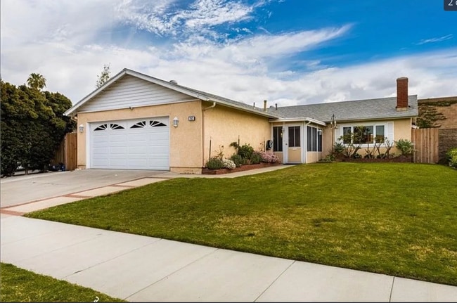 283 N Highland St in Orange, CA - Foto de edificio - Building Photo