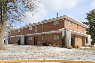 Cross Keys & Woodridge Apartments in Lexington, KY - Building Photo - Building Photo