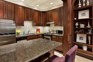367 Beacon St, Unit 2 in Boston, MA - Building Photo - Building Photo