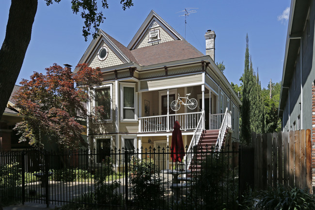 2319 G St in Sacramento, CA - Building Photo - Building Photo