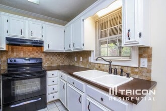 4887 Lewis Rd in Powder Springs, GA - Building Photo - Building Photo