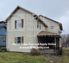 652 Buckley St in Fostoria, OH - Building Photo