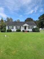 3552 Cherrystone Rd in Cape Charles, VA - Building Photo