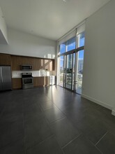 337 NE 34th St, Unit A3C in Miami, FL - Building Photo - Building Photo