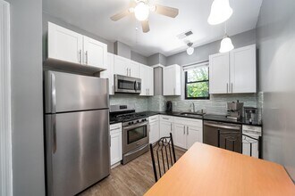 17 Cuneo Pl in Jersey City, NJ - Building Photo - Building Photo