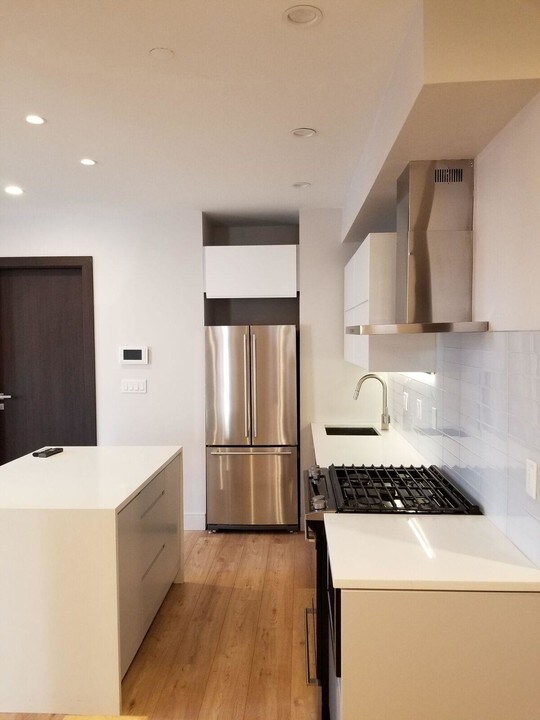 33 Buttonwood St in Boston, MA - Building Photo