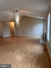 938 Oak Lee Dr in Ranson, WV - Building Photo - Building Photo