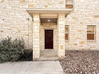 2305 Calvert Dr in Leander, TX - Foto de edificio - Building Photo