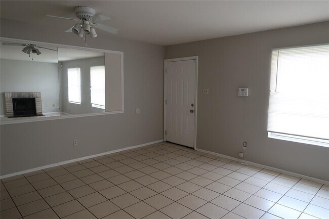12611 Ashford Meadow Dr-Unit -A in Houston, TX - Building Photo - Building Photo