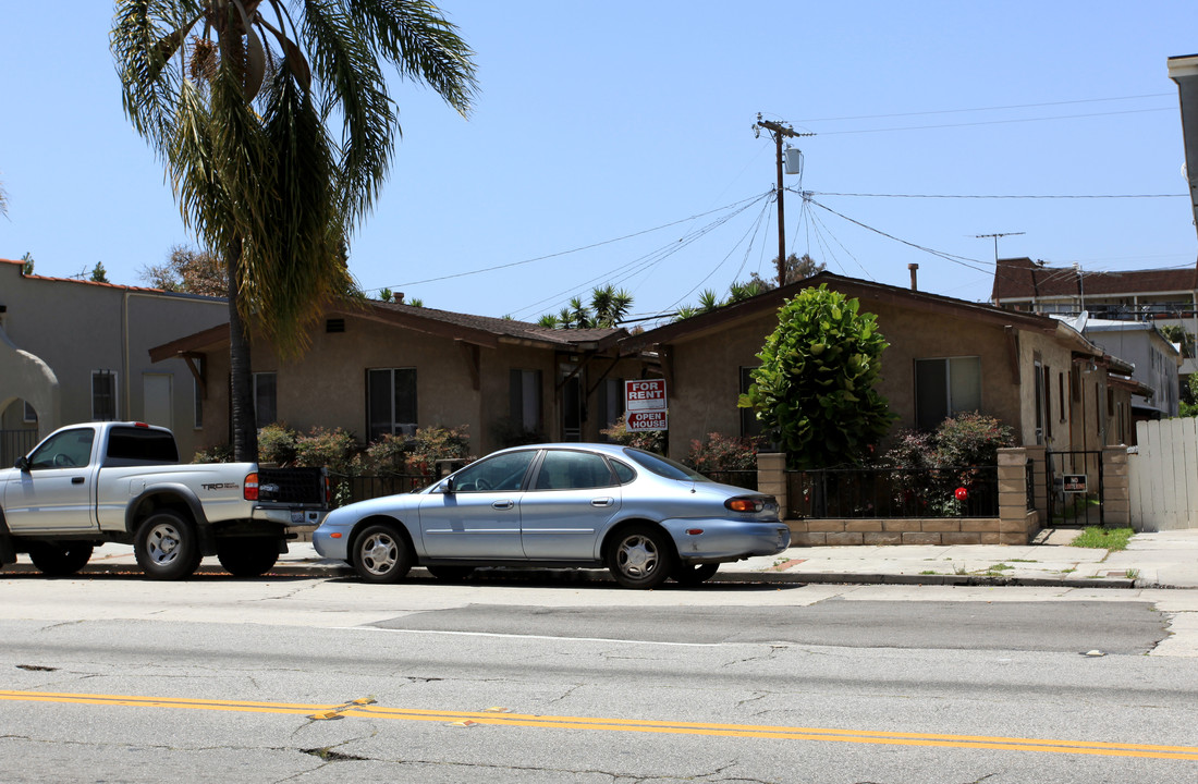 425 Redondo Ave in Long Beach, CA - Building Photo