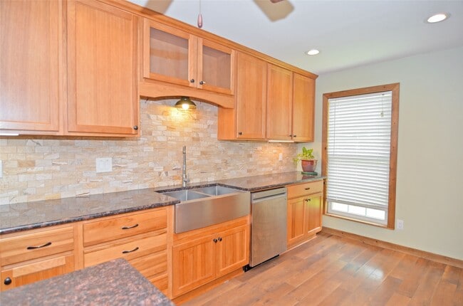 11731 Bowie Dr in La Porte, TX - Building Photo - Building Photo