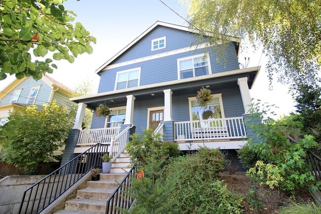 4423 NE Garfield Ave.