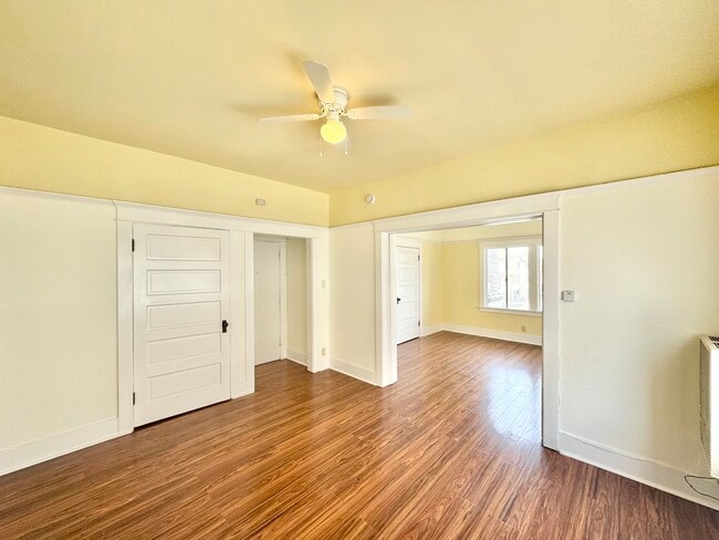 1032 Albany St in Los Angeles, CA - Building Photo - Building Photo