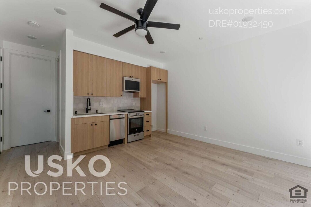 1014 Uptown Alley in Sacramento, CA - Building Photo