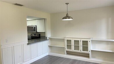 892 Sunridge Dr in Sarasota, FL - Building Photo - Building Photo