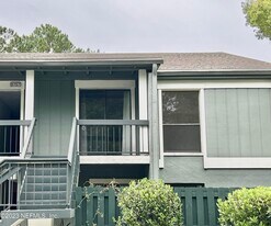 8797 Como Lake Dr in Jacksonville, FL - Building Photo