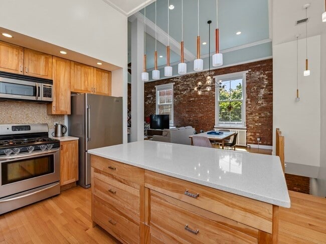 property at 35 Saratoga St