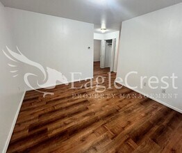 706/708SCollege, Unit Unit 103 in College Place, WA - Building Photo - Building Photo