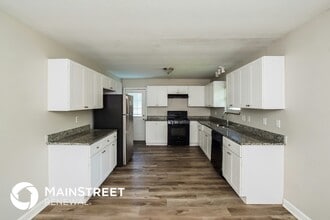 6113 Clayberry Dr in Knoxville, TN - Foto de edificio - Building Photo