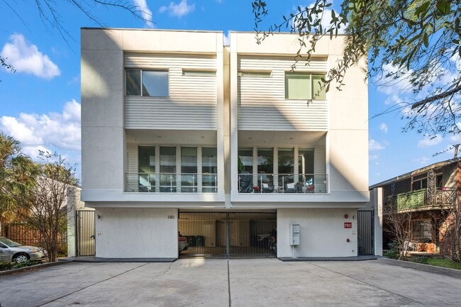 property at 3302 Lake St