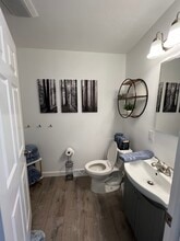 320 W 4th St, Unit 101 in Cedar Falls, IA - Building Photo - Building Photo