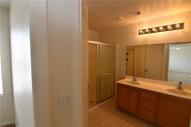 6080 Adobe Summit Ave in Las Vegas, NV - Building Photo - Building Photo