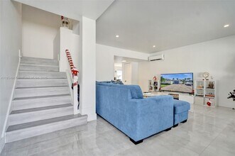 1904 SW 28th St in Fort Lauderdale, FL - Foto de edificio - Building Photo