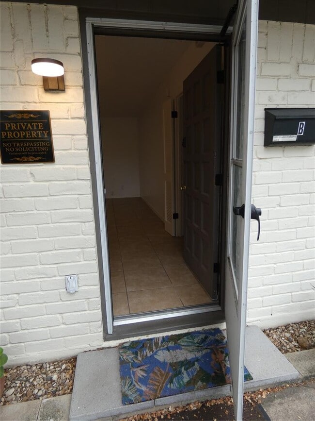 2203 Western Trails Blvd in Austin, TX - Building Photo - Building Photo