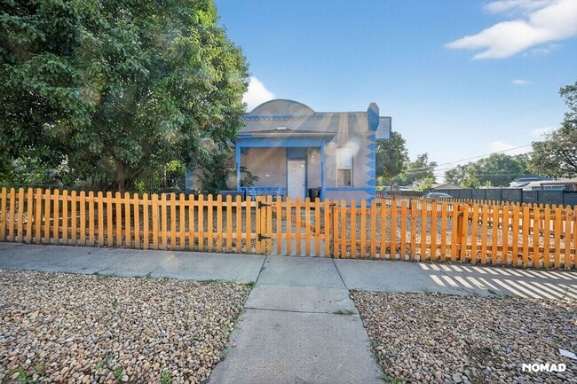 2500 Eaton St in Edgewater, CO - Foto de edificio - Building Photo