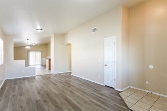 9407 E Marquis Diamond Ln in Tucson, AZ - Building Photo - Building Photo