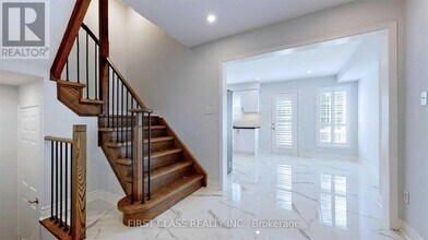 112 Revelstoke Crescent in Richmond Hill, ON - Building Photo - Building Photo