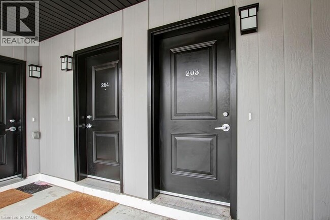 1202 Main St E in Milton, ON - Building Photo - Building Photo