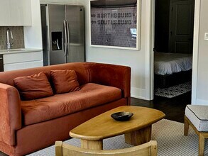 318 S Halsted St in Chicago, IL - Building Photo - Building Photo