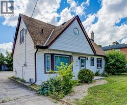 33 Sixth Ave in Kitchener, ON - Building Photo