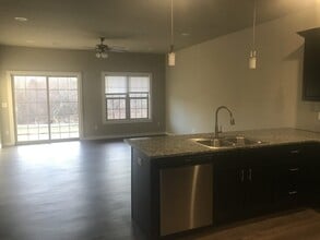 3267 W Reese in Springfield, MO - Building Photo - Building Photo