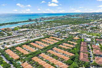 17 Oakleaf Ct in Jupiter, FL - Building Photo - Building Photo