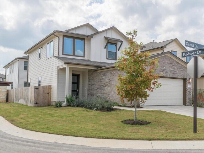 9101 Garnet Dr in Austin, TX - Building Photo - Building Photo