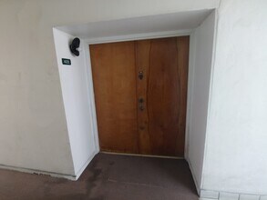 11790 SW 18th St, Unit 109 in Miami, FL - Building Photo - Building Photo