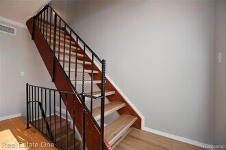 1527 Mariner Dr in Walled Lake, MI - Building Photo - Building Photo
